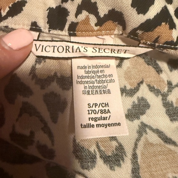 Victoria’s Secret Heart Leopard Print Pajamas - Picture 6 of 7